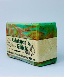 handgesiedete Handseife mit Putzpartikel aus Mohn und Olive