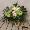 Grüne Blumen Anthurien und weiße Rosen