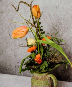 Strauß mit französischen Tulpen in einem Krug