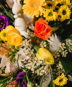 Blumen bunt als Strauß zu Ostern
