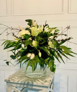 gebundener Blumenstrauß in weiß