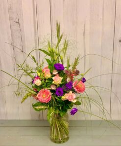 Blumen von der Wiese als Strauß gebunden