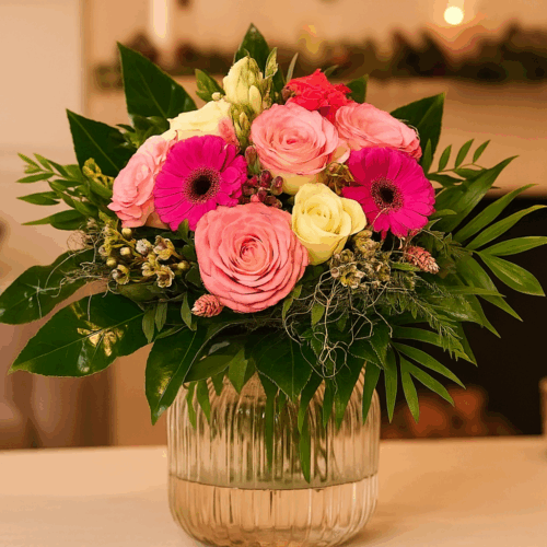 rosa Strauß mit Rosen und Gerbera