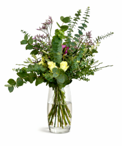 Glücksbringer Strauß mit Eukalyptus und Rosen