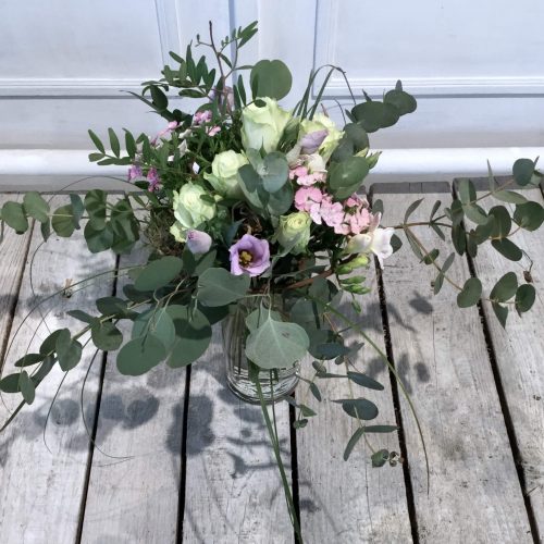 Rosen weiß mit Eucaliptus