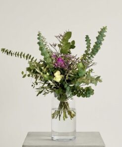 Glücksbringer Strauß mit Eukalyptus und Rosen