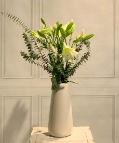 Lilien als Strauß in weiß