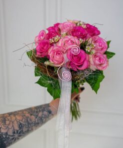 moderner Zepter Strauß Blumen in rosa