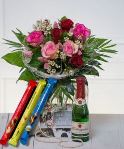 Blumenstrauß Rosen mit Sekt und Schokolade