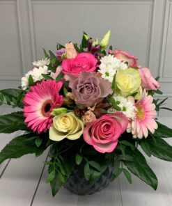 Blumen als Strauß in den Farben flieder, rosa weiß
