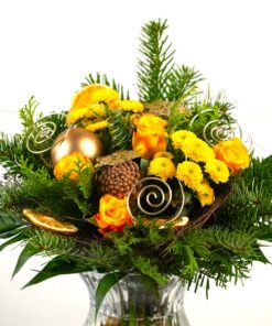 goldgelber Adventstrauß zum Weihnachtsfest