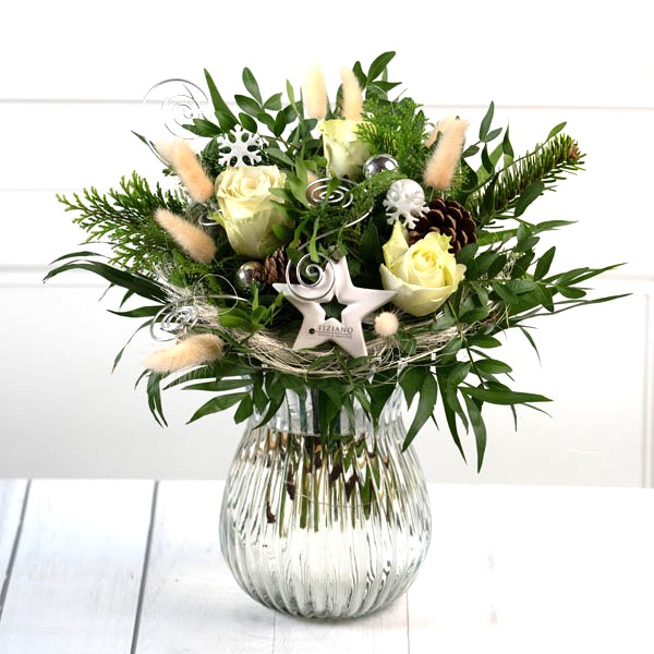 weißer Adventsstrauß mit Tiziano Christbaum Anhänger Stern