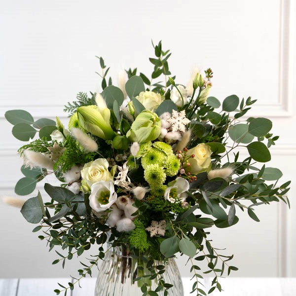 weißer Boho Strauß mit Gräsern