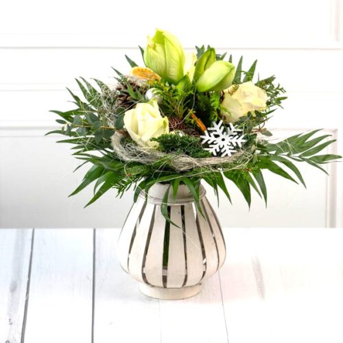 weiße Amaryllis winterlicher Strauß