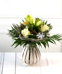 winterlicher Strauß Blumen in weiß