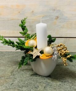 Adventsgesteck mit Weißer Kerze in Anthrazit-Gefäß – Perfekt für den Tisch | Jetzt bei dieBlumenbringer.de kaufen