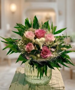Blumenstrauß Rosen in rosa mit Herz in Ambiente