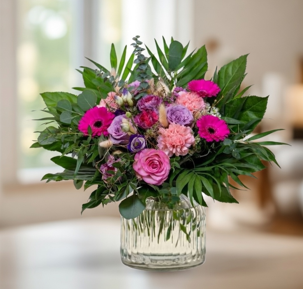 Flieder pink rosa farbender Strauß In Ambiente