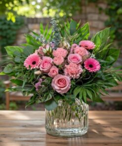 Flieder pink rosa farbender Strauß Im Garten